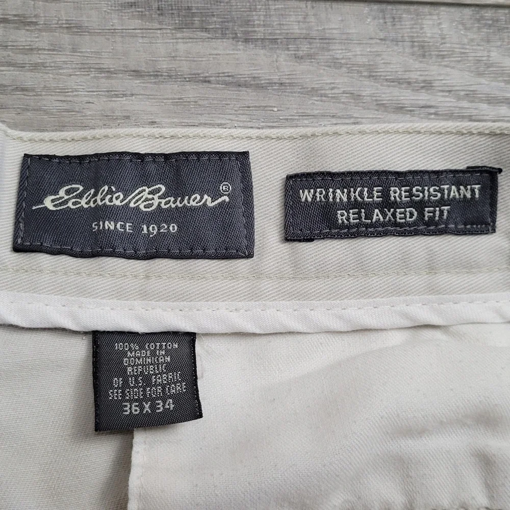 Eddie Bauer Pants Mens 36x32 Ivory Khaki Wrinkle-Resistant Pleated Chino Preppy